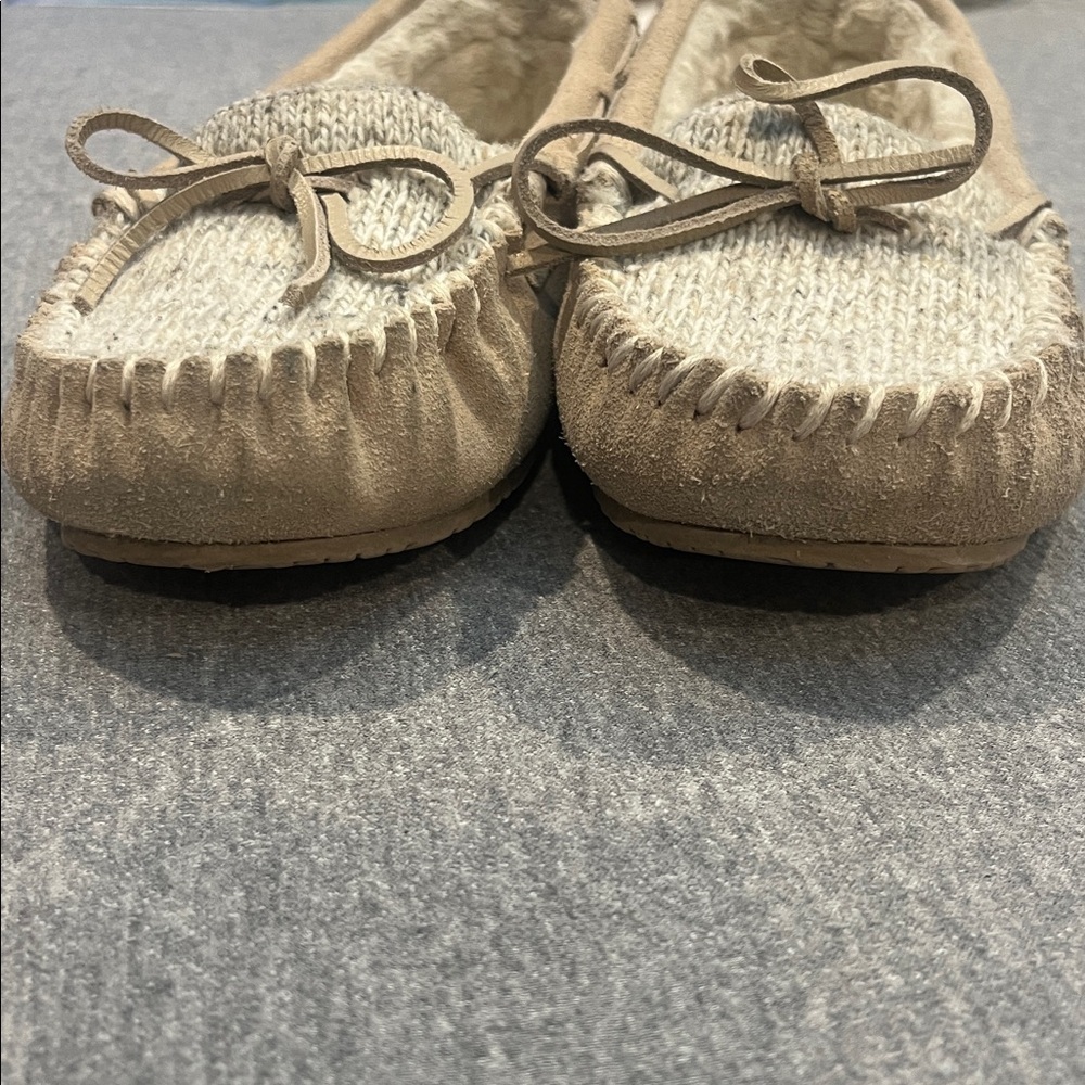 Minnetonka Allie Trapper moccasin style slippers. Women’s size 8 - Picture 9 of 10